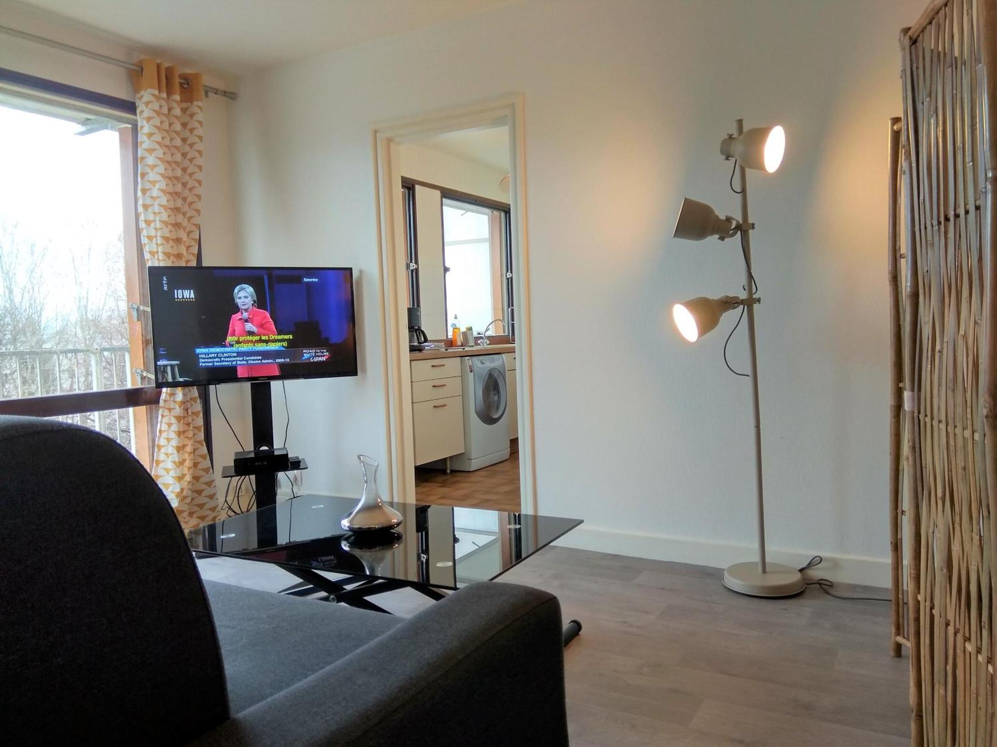 Budget Apart With Balcony And Great View Saint-Denis  Kültér fotó